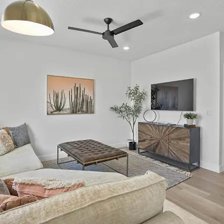 Kanab Stunning New Deluxe Family Condo Sleeps 10